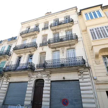 2 Bedroom Forville. 8 Mins From The Palais. 328 Apartman Cannes