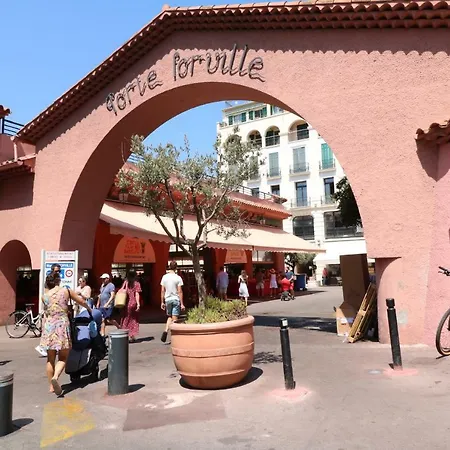 2 Bedroom Forville. 8 Mins From The Palais. 328 * Cannes