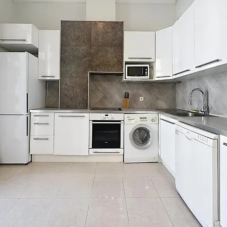 2 Bedroom Forville. 8 Mins From The Palais. 328 * קאן
