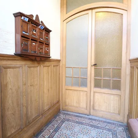 2 Bedroom Forville. 8 Mins From The Palais. 328